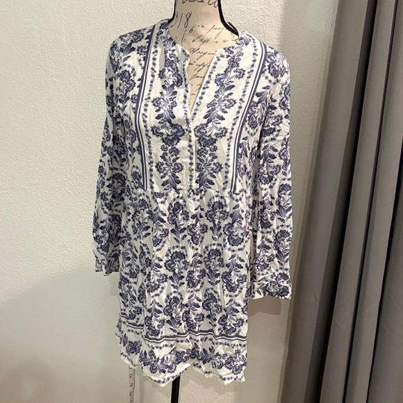 LOFT Tops - LOFT White and Blue Patterned Blouse